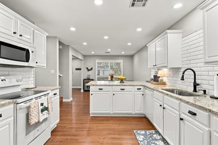 Hewitt, TX 76643 McLennan County