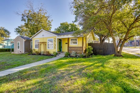 Fort Worth, TX 76110 Tarrant County