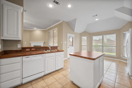 Arlington, TX 76001 Tarrant County