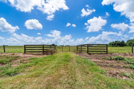 Yoakum, TX 77995 DeWitt County