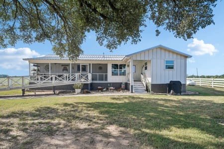 Smithville, TX 78957 Fayette County