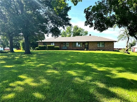 Gallatin, MO 64640 Daviess County