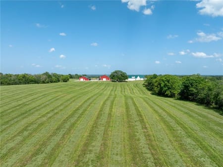 Gallatin, MO 64640 Daviess County