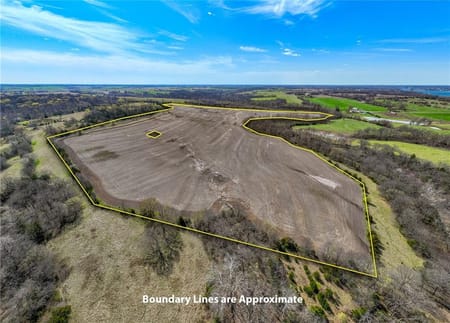 Gallatin, MO 64640 Daviess County