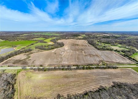 Gallatin, MO 64640 Daviess County