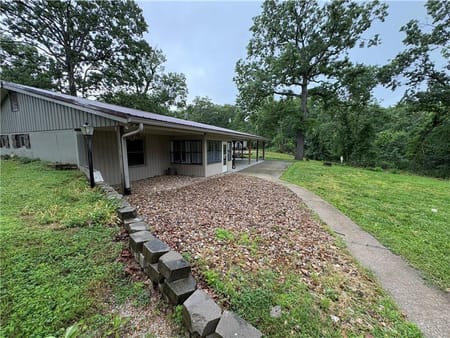Deepwater, MO 64740 Henry County
