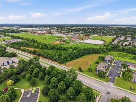 Lee's Summit, MO 64063 Jackson County