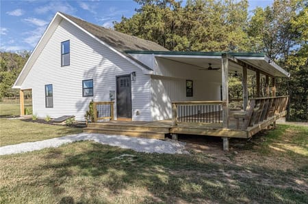 Windsor, MO 65360 Henry County