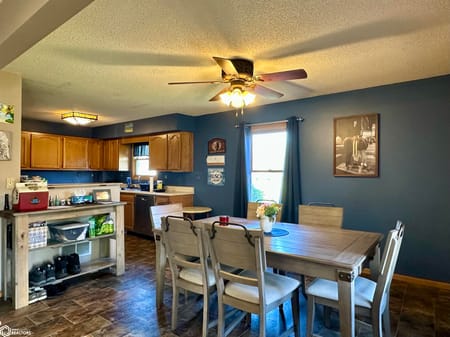 Chariton, IA 50049 Lucas County