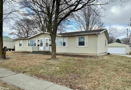 Chariton, IA 50049 Lucas County