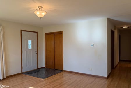 Chariton, IA 50049 Lucas County