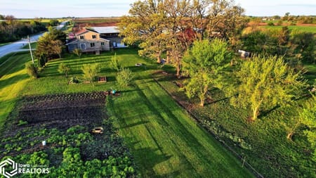Chariton, IA 50049 Lucas County