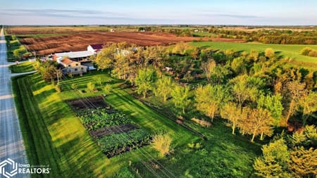 Chariton, IA 50049 Lucas County