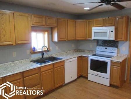 Chariton, IA 50049 Lucas County