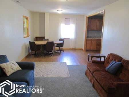 Chariton, IA 50049 Lucas County