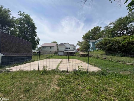 Chariton, IA 50049 Lucas County