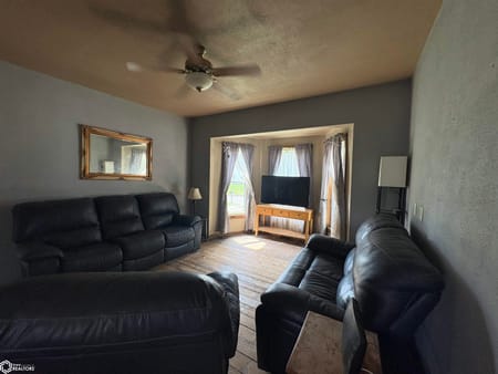 Chariton, IA 50049 Lucas County