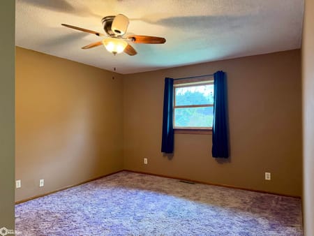 Chariton, IA 50049 Lucas County