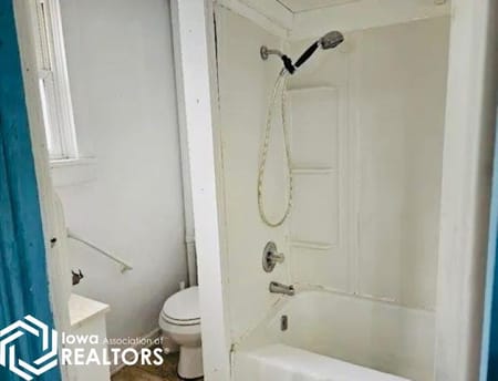Chariton, IA 50049 Lucas County