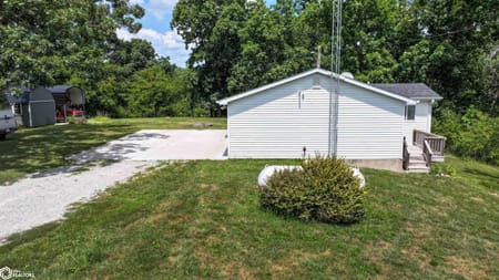 Bloomfield, IA 52537 Wapello County