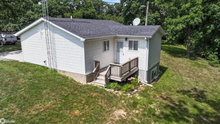 Bloomfield, IA 52537 Wapello County