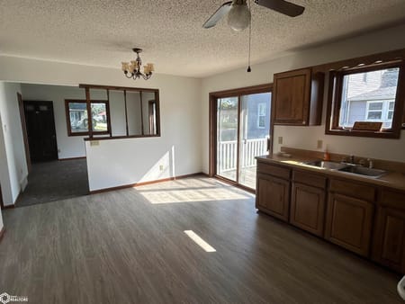 Oskaloosa, IA 52577 Mahaska County