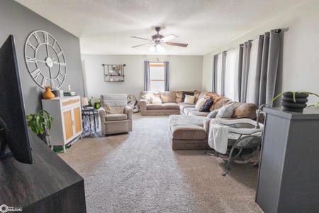 Chariton, IA 50049 Lucas County