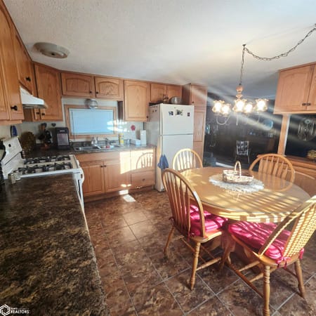 Oskaloosa, IA 52577 Mahaska County