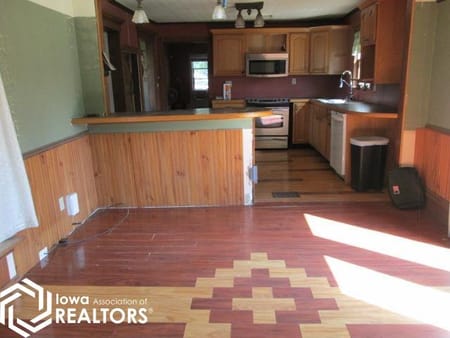 Chariton, IA 50049 Lucas County