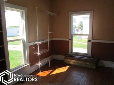 Chariton, IA 50049 Lucas County