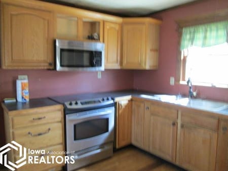 Chariton, IA 50049 Lucas County