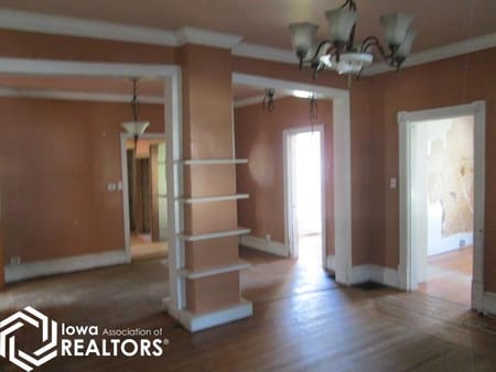 Chariton, IA 50049 Lucas County