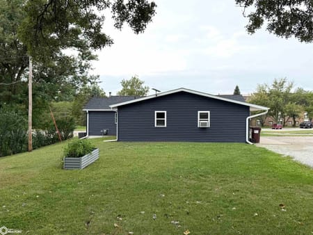 Chariton, IA 50049 Lucas County
