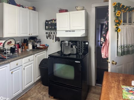 Chariton, IA 50049 Lucas County