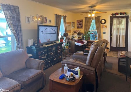 Chariton, IA 50049 Lucas County