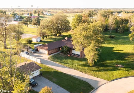Chariton, IA 50049 Lucas County