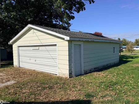 Chariton, IA 50049 Lucas County