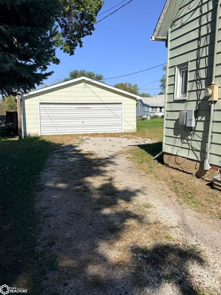 Chariton, IA 50049 Lucas County