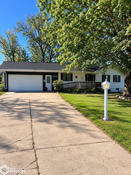 Chariton, IA 50049 Lucas County