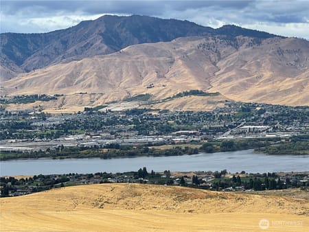 East Wenatchee, WA 98802 Douglas County