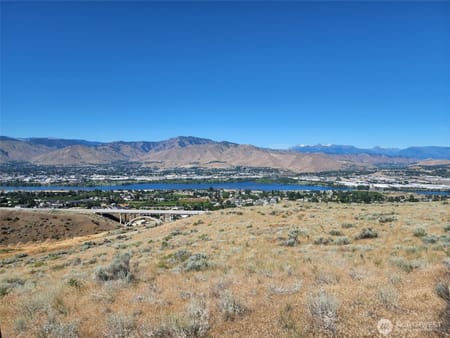 East Wenatchee, WA 98802 Douglas County