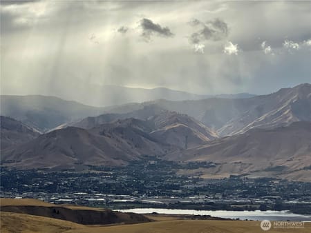 East Wenatchee, WA 98802 Douglas County