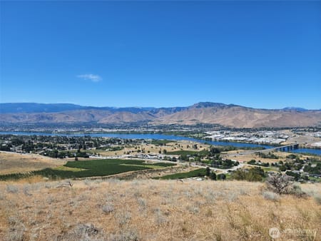 East Wenatchee, WA 98802 Douglas County