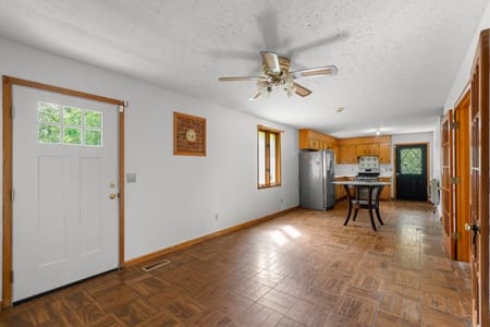 Centerville, TN 37033 Hickman County