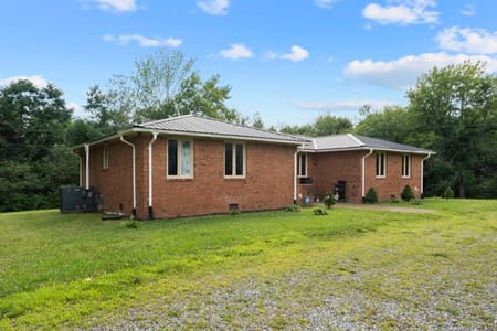Centerville, TN 37033 Hickman County