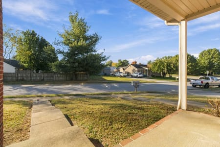 Versailles, KY 40383 Woodford County