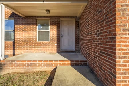 Versailles, KY 40383 Woodford County
