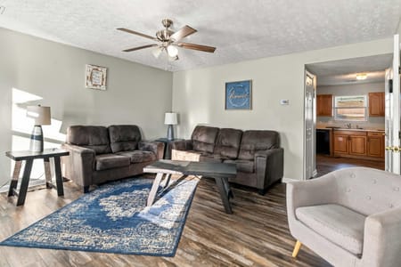 Versailles, KY 40383 Woodford County
