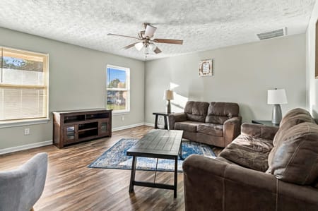 Versailles, KY 40383 Woodford County
