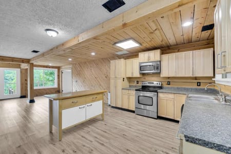 Clarkesville, GA 30523 Habersham County